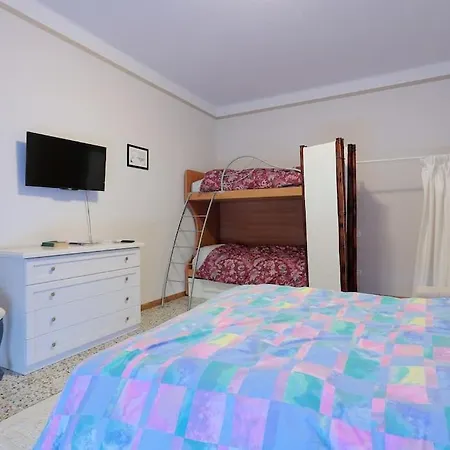 Comodo A Lizzano Con Vista Appartamento Lizzano In Belvedere