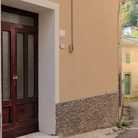 Comodo A Lizzano Con Vista Apartment