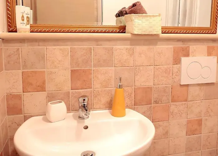 Comodo A Lizzano Con Vista *