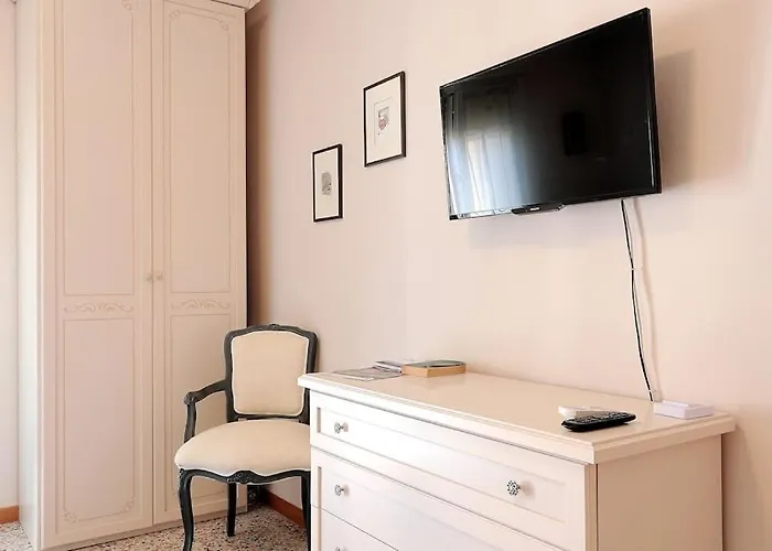 Comodo A Lizzano Con Vista *